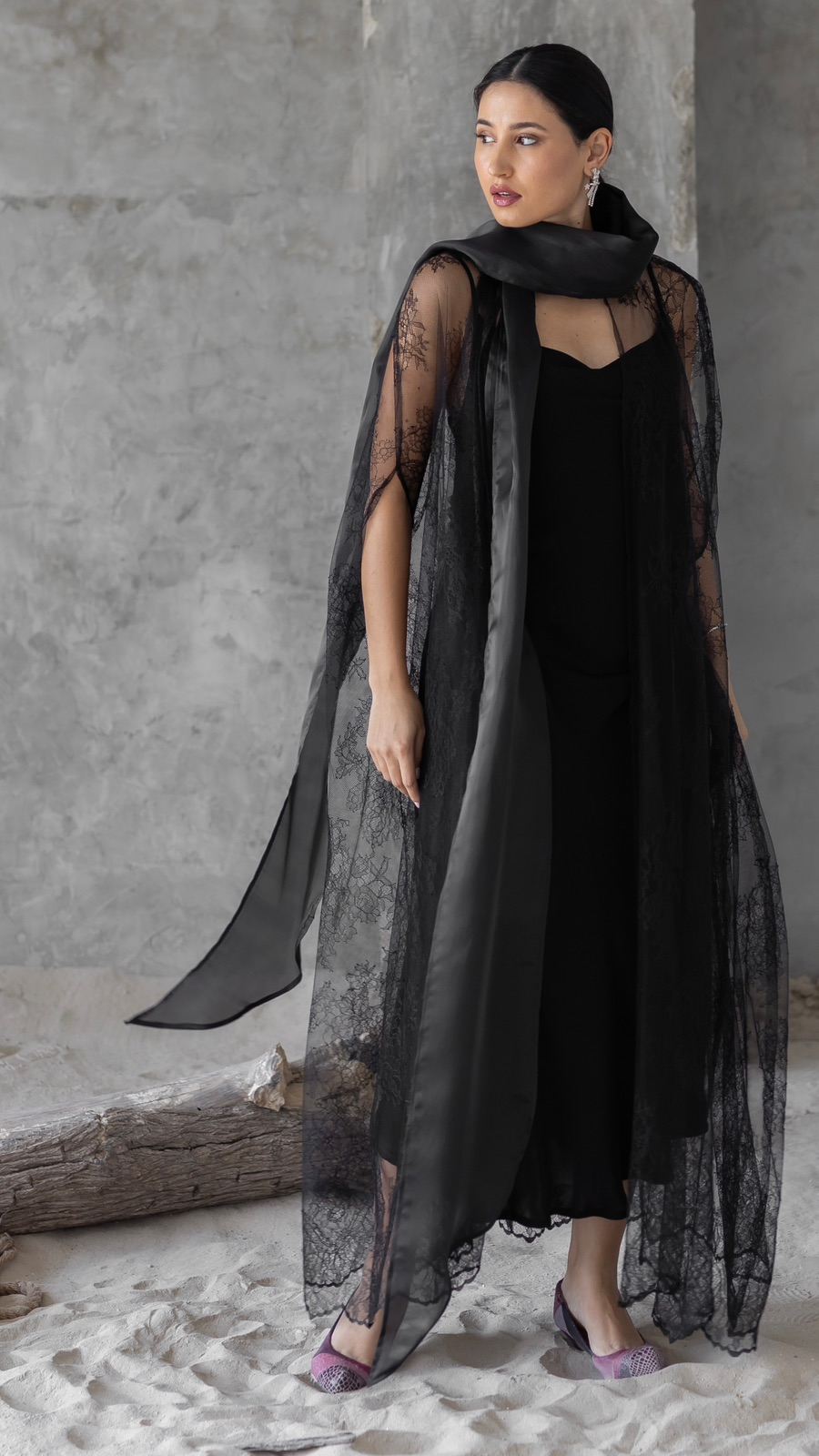 Dantel Abaya