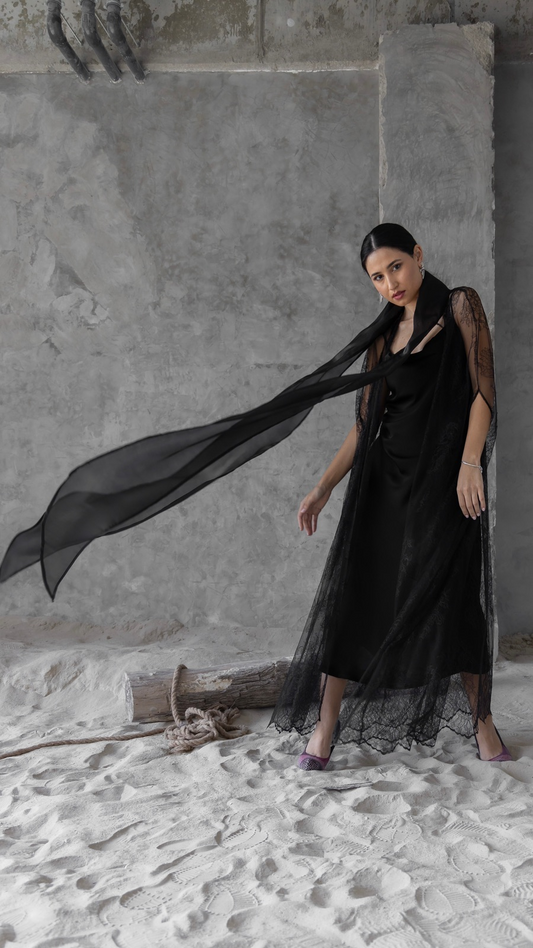 Dantel Abaya