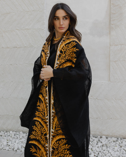 Bisht and Inner Dress بشت وفستان داخلي