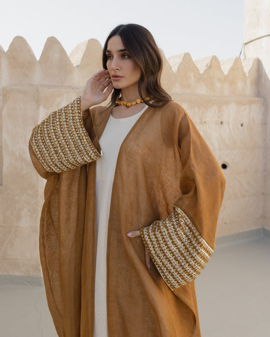 Bisht and Inner Dress بشت وفستان داخلي