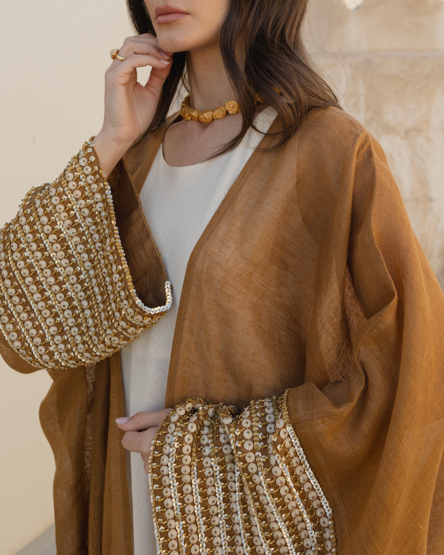 Bisht and Inner Dress بشت وفستان داخلي