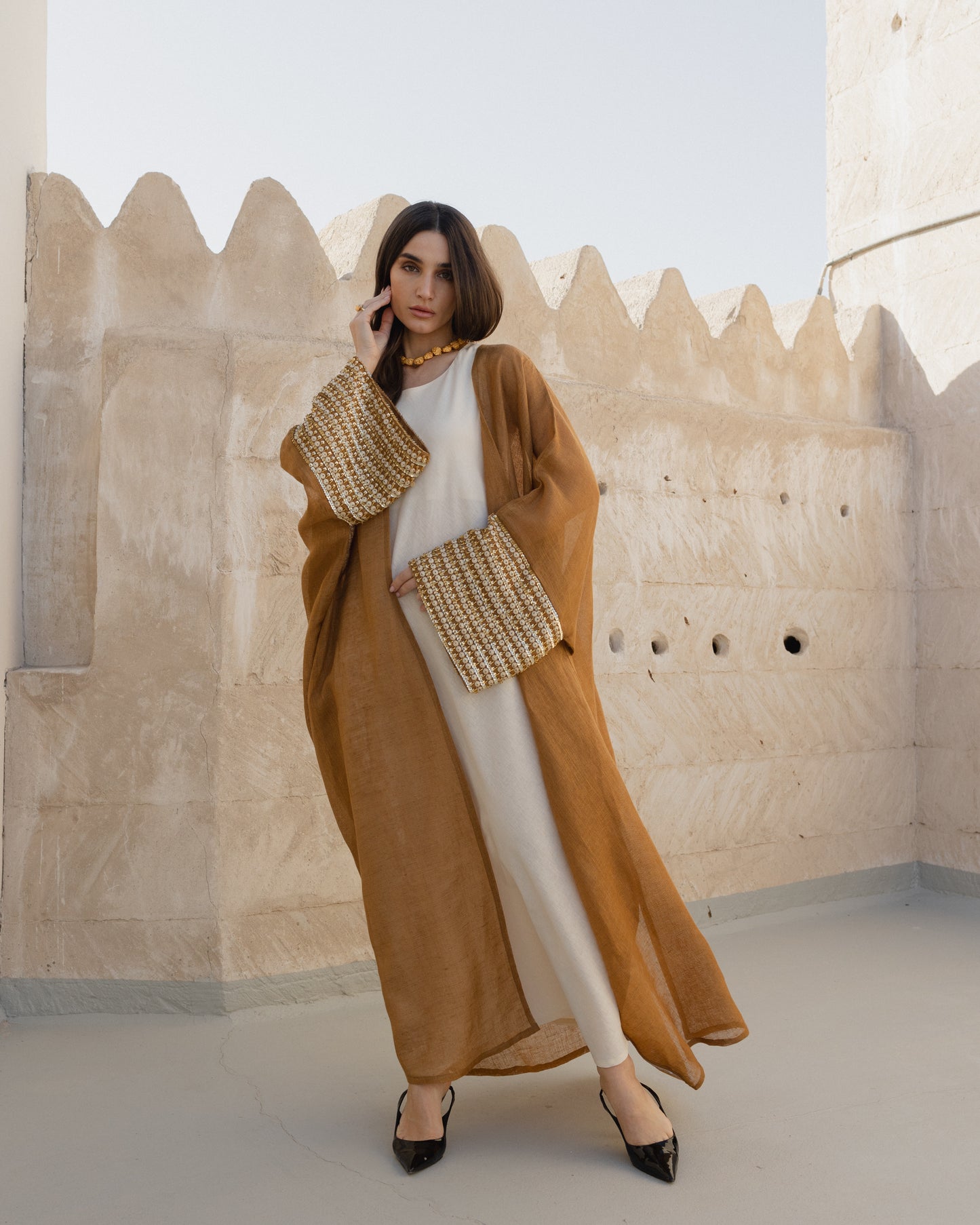 Bisht and Inner Dress بشت وفستان داخلي