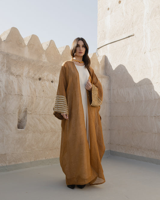 Bisht and Inner Dress بشت وفستان داخلي